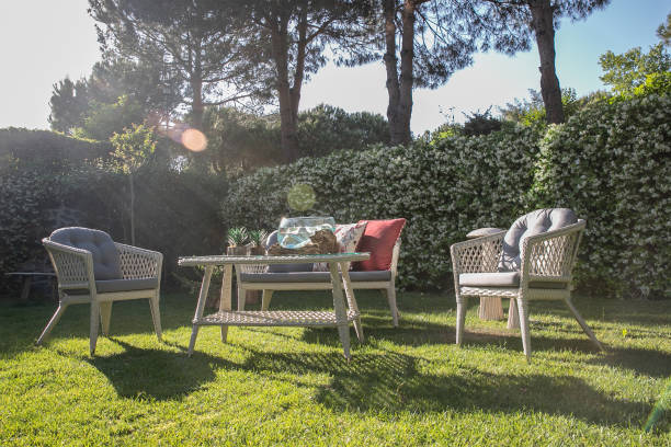 istock house and garden 1427531521