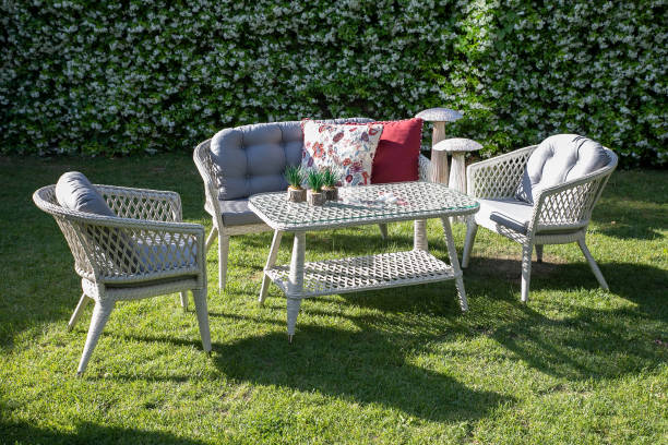 istock house and garden 1427531523