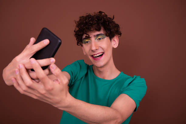 istock Valentine's Day. Funny drag queen posing in the studio. 1427548626