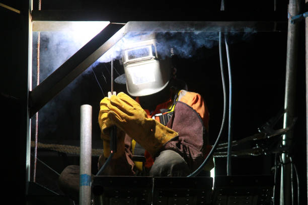 istock Large steel beam welding 1427554747