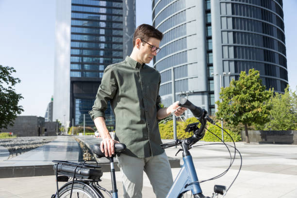 istock businessman rides e-bike 1427594645