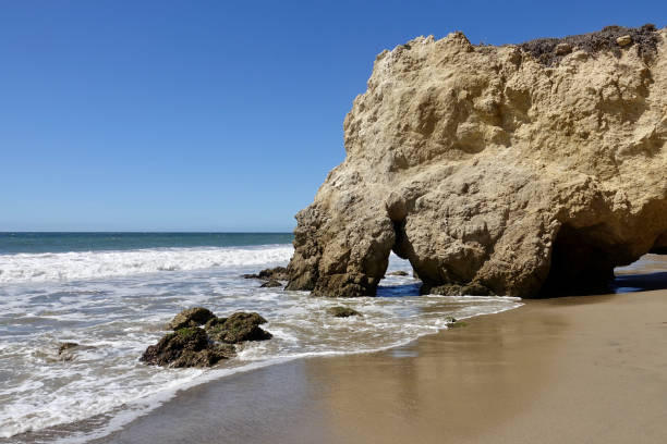 istock Breaking waves at El Matador beach in Malibu 1427609954