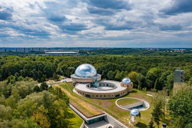 widok z lotu ptaka na planetarium w katowicach - silesia zdjęcia i obrazy z banku zdjęć