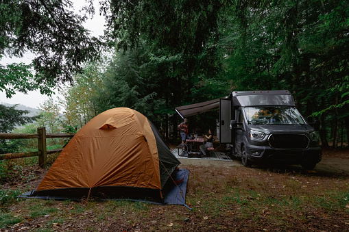 Traveling in RV with friends