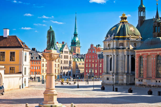 vue de l’architecture historique du centre-ville de stockholm, place riddarholmen - riddarholmen photos et images de collection