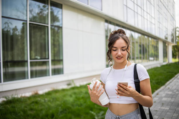istock Girl prepairing for workout 1427931096