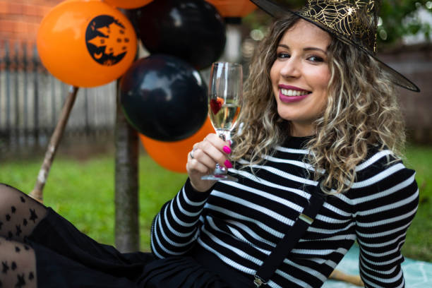 istock The woman is celebrating Halloween. 1427935110