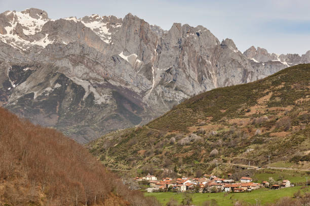 istock Green valley mountain landscape. Cares route. Castilla Leon, Spain 1427941616