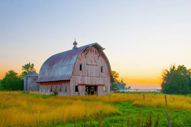 istock Old Weathered barn at sunrise-Howard County, Indiana 1427974645