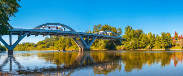 istock Rogue River Bridge i n Grants Pass, Oregon 1428028011