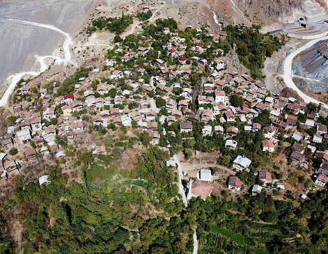 Yusufeli Barajı'nın suları altında kalacak olan Çeltikdüzü Köyü (Artvin, Türkiye)