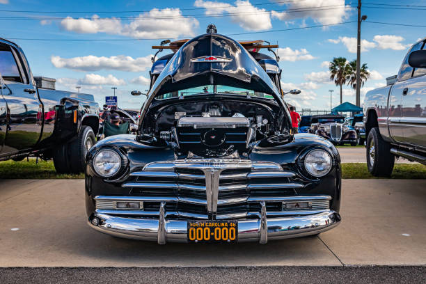 1948 chevrolet fleetmaster woody kombi - woodie stock-fotos und bilder