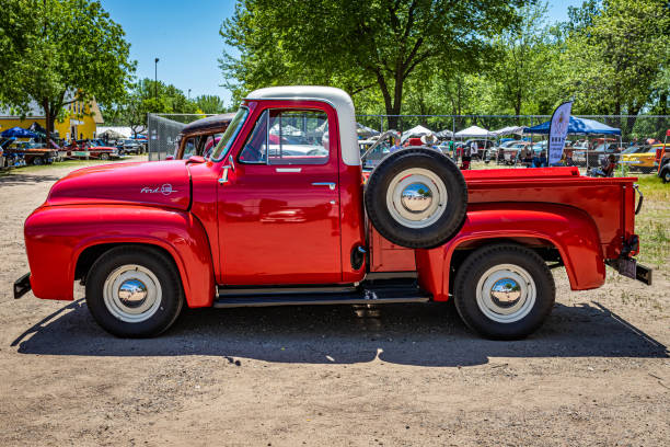 1955 ford f100 pickup truck - 1955 - fotografias e filmes do acervo