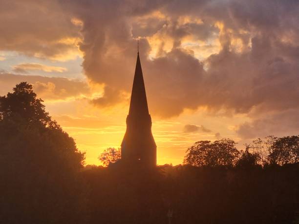 istock Sunset London Church 1428061789