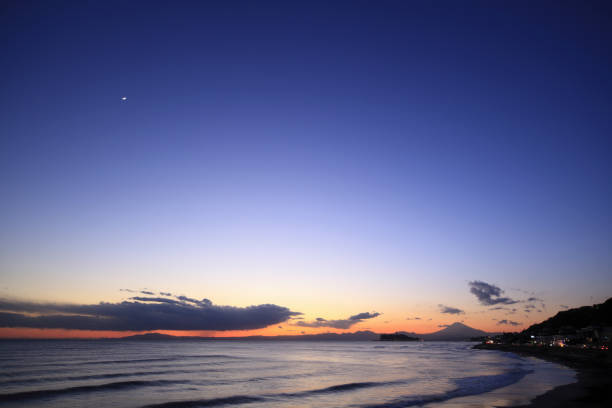 Inamuragasaki is famous as a surfing mecca. It is said that the origin of the place name is because it looks like ears of rice are piled up.