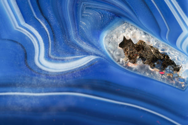 istock Disc of Agate with Quartz inclusion 1428279600