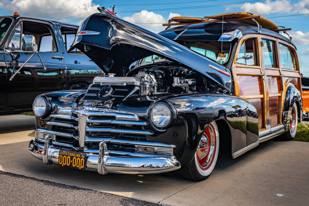 1948 chevrolet fleetmaster woody kombi - woodie zdjęcia i obrazy z banku zdjęć