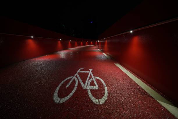 istock Red lane for bikes in a tunnel 1428373705