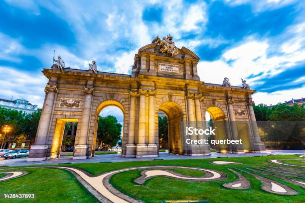 Puerta De Alcalá In Madrid Stock Photo - Download Image Now - Madrid, Arch - Architectural Feature, Capital Cities