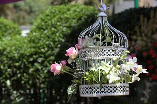 A floral decor can make your wedding decor look super amazing and attractive