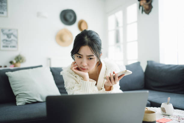 istock Shopping at home 1428473628