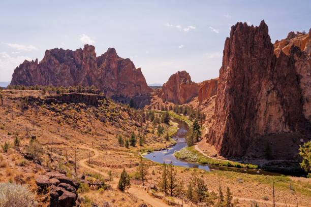 smith rock state park - crooked river zdjęcia i obrazy z banku zdjęć