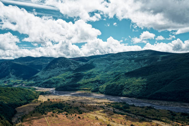 istock Scattered clouds on a sunny day near Mount St. Helens 1428479818