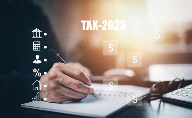 Concept TAX-2023 and refund tax of duty taxation business, graphs, and chart being demonstrated on the screen media, App for selecting tax refund, Keeping track of annual tax expenditures concepto tax-2023 y devolución del impuesto de impuestos de impuestos negocios, gráficos y gráficos que se muestran en los medios de pantalla, aplicación para seleccionar el reembolso de impuestos, realizar un seguimiento de los gastos fiscales anuales
