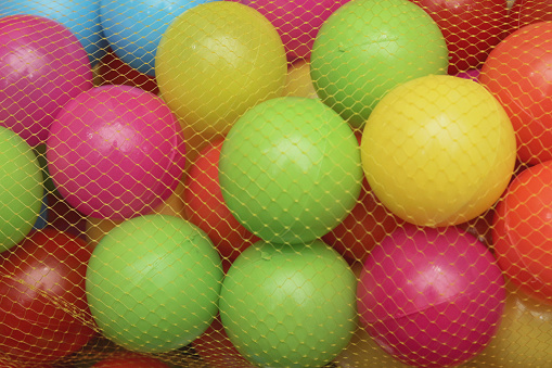 Collect colorful balls to prepare decorations that are still in the ball net