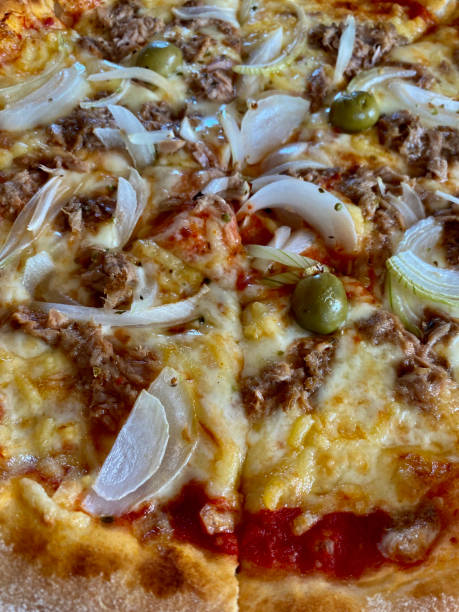 istock Tuna and Onion Pizza 1428544983