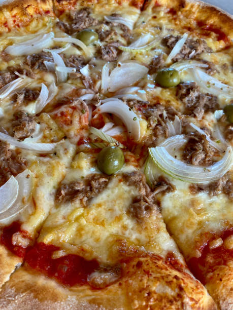 istock Tuna and Onion Pizza 1428544987