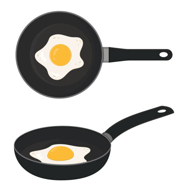 ilustraciones, imágenes clip art, dibujos animados e iconos de stock de huevo frito en una sartén negra, ilustración vectorial en color - eggs fried egg egg yolk isolated