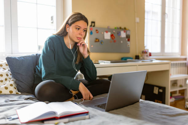 istock Girl learning at home 1428697025
