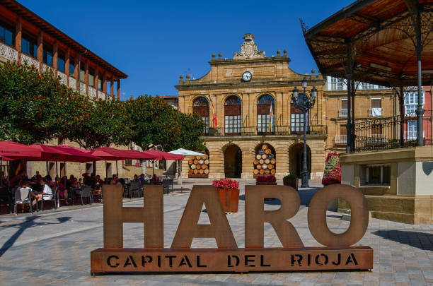 praça principal de haro - wine region - fotografias e filmes do acervo