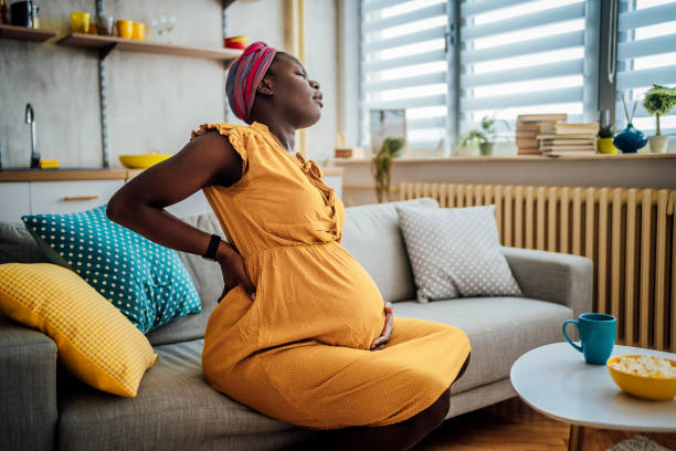 istock Pregnant woman experiencing contractions 1428779403