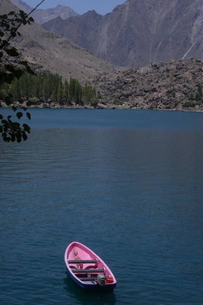 istock Upper Kachura Lake Skardu Gilgit Baltistan 1428784920