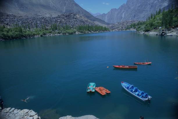 istock Upper Kachura Lake Skardu Gilgit Baltistan 1428785062