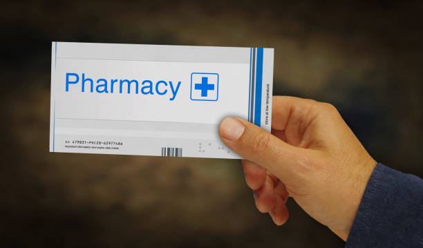 istock Pharmacy and painkiller tablets pack in hand 3d illustration 1428956833