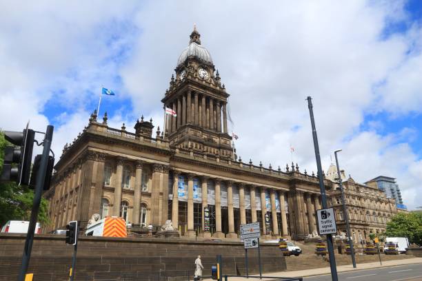 ayuntamiento de leeds - leeds england leeds town hall town town hall fotografías e imágenes de stock