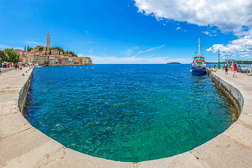 Rovinj, Dalmatia: Rovinj Port, a port and a city in the canton of Istria, located in the W part of the country. From 1283 to 1797 Rovinj was governed by the Republic of Venice.