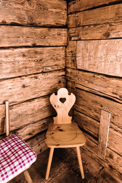 hut in the alps - home interior cabin shack european alps imagens e fotografias de stock