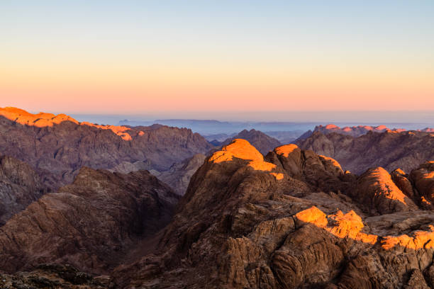 シナイ山の日の出。シナイ半島, エジプト - 2605 ストックフォトと画像