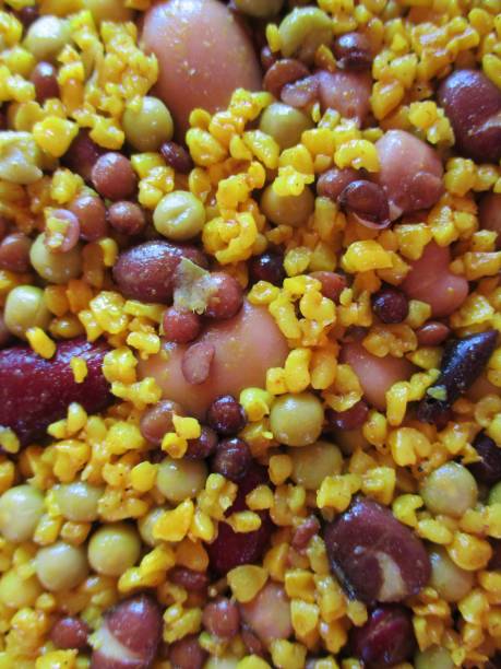 веганское блюдо - lentil full frame macro close up стоковые фото и изображения