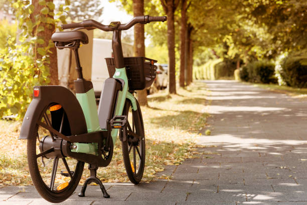 usługa udostępniania rowerów elektrycznych - wheel cycling nobody outdoors zdjęcia i obrazy z banku zdjęć
