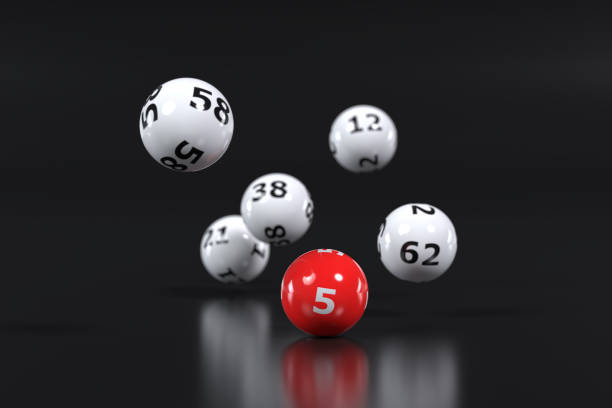 падающие лотерейные шары со случайными числами - lottery стоковые фото и изображения