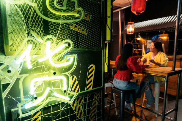 istock Asian Friends in Restaurant 1429627780