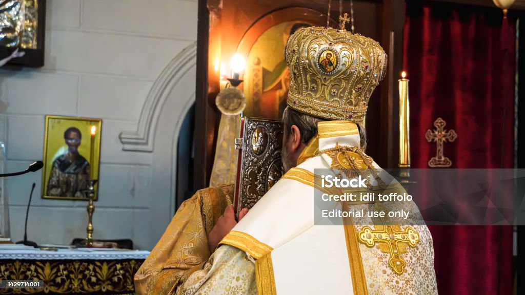 Misa Dominical En Una Iglesia Ortodoxa Griega Izmir Turquía Foto de stock y más banco de imágenes de Acontecimiento - iStock Misa Dominical En Una Iglesia Ortodoxa Griega Izmir Turquía Foto de stock y más banco de imágenes de Acontecimiento - iStock