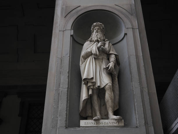 istock uffizi florence outdoor statue famous leonardo da vinci 1430048002