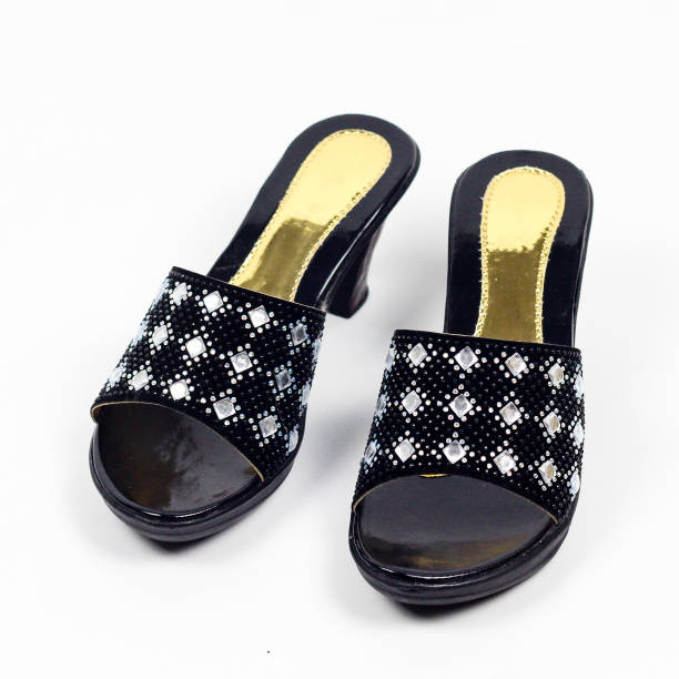 istock Women's Mules Shoes 1430065692