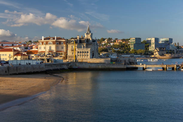 istock Building on coast, Cascais, Portugal 1430127223